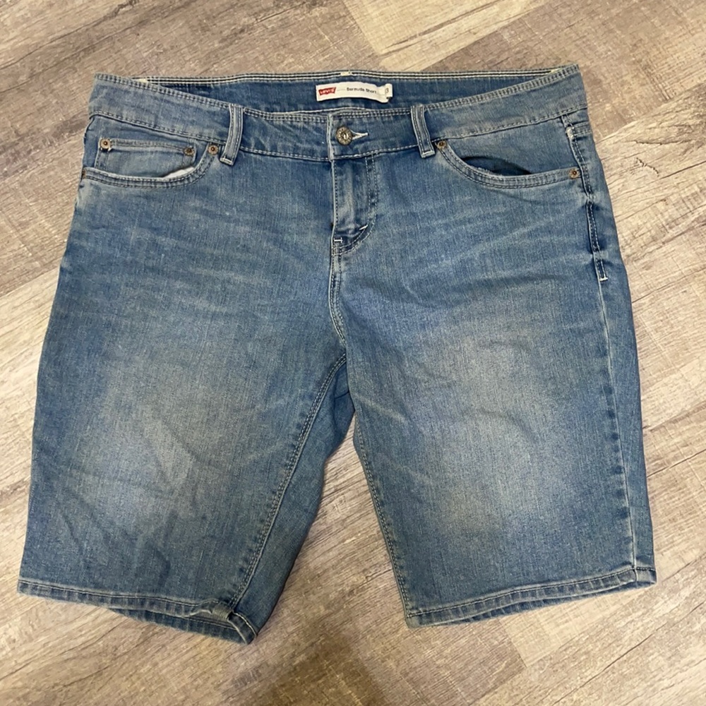 Levi Bermuda Shorts